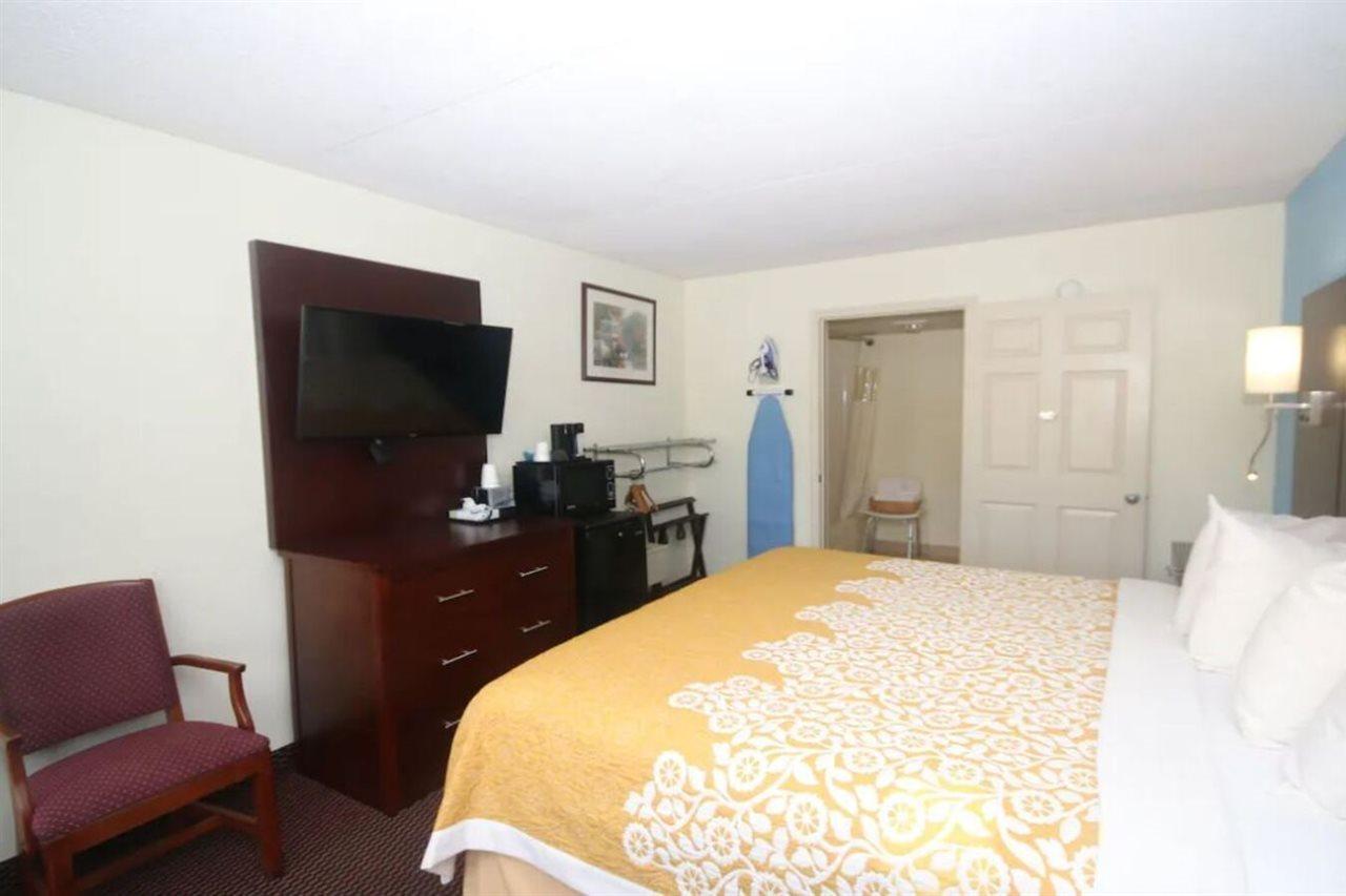Hamilton Inn Jonesville I-77 Eksteriør billede