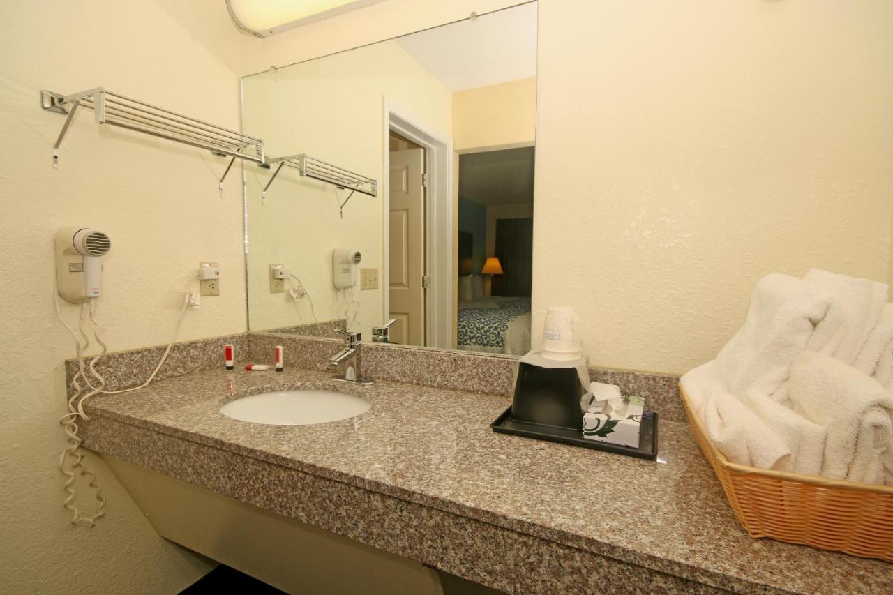 Hamilton Inn Jonesville I-77 Eksteriør billede