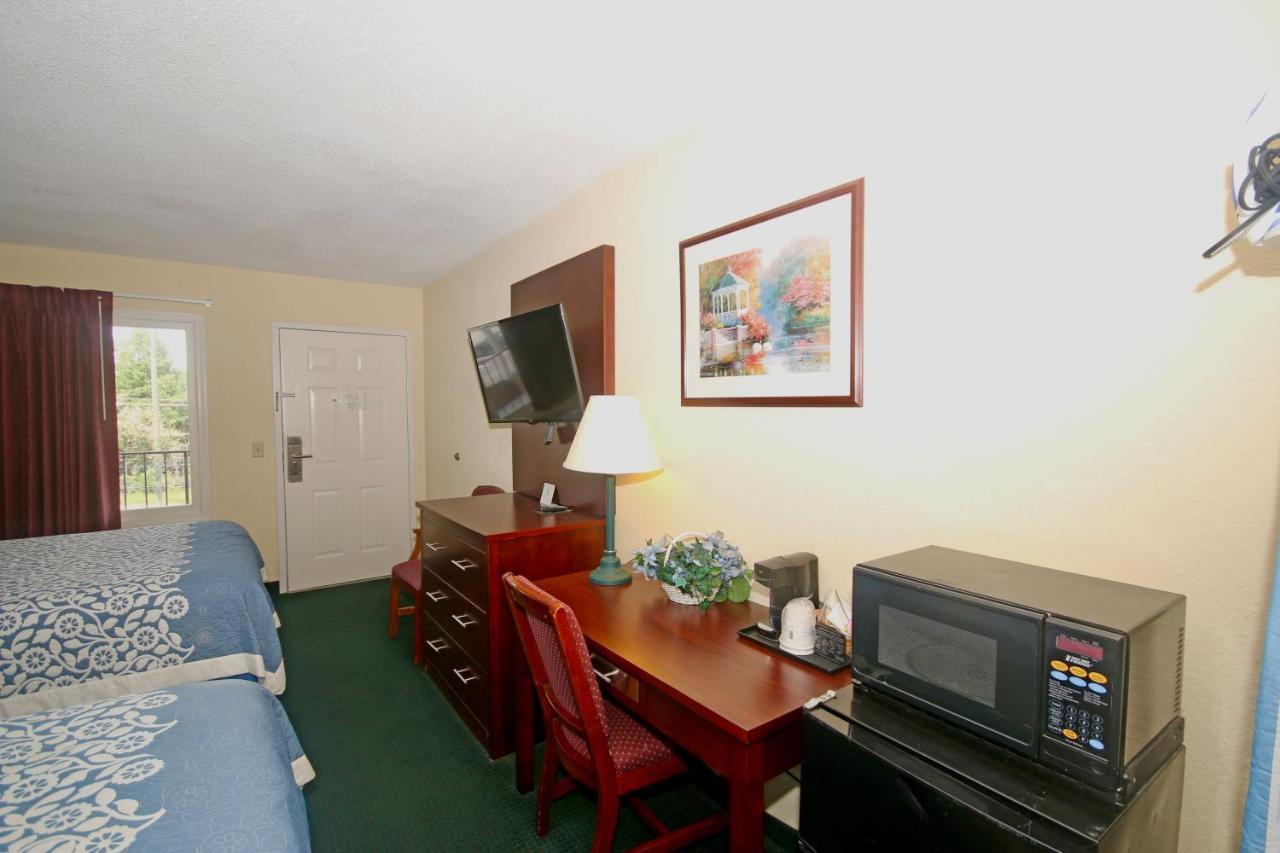 Hamilton Inn Jonesville I-77 Eksteriør billede